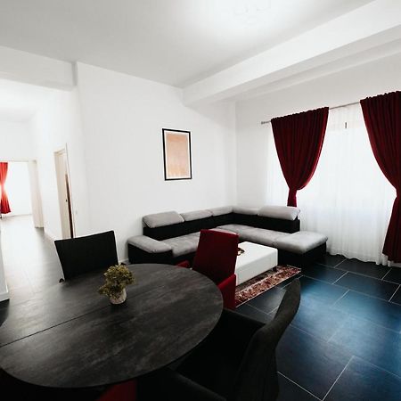 Cozy Aparthotel - Central City Suceava Bagian luar foto
