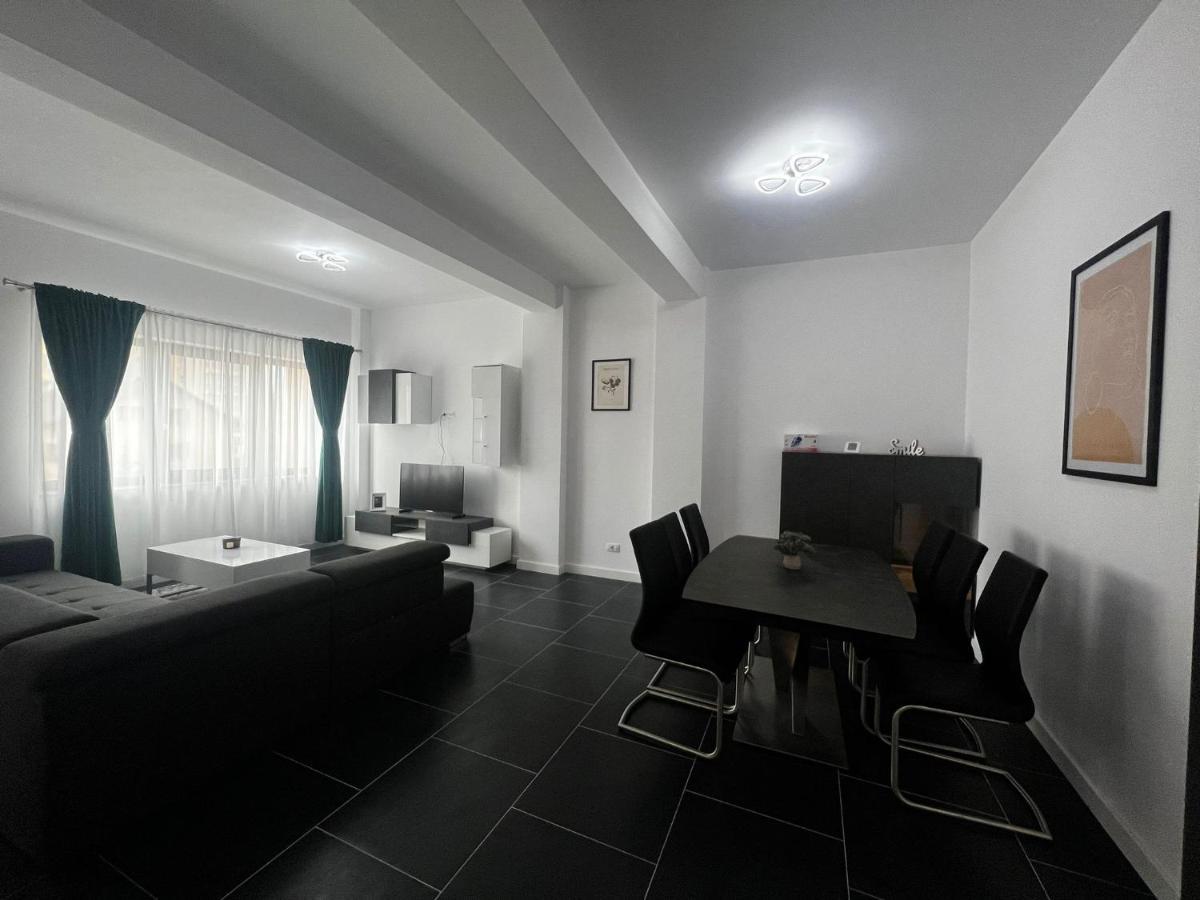 Cozy Aparthotel - Central City Suceava Bagian luar foto