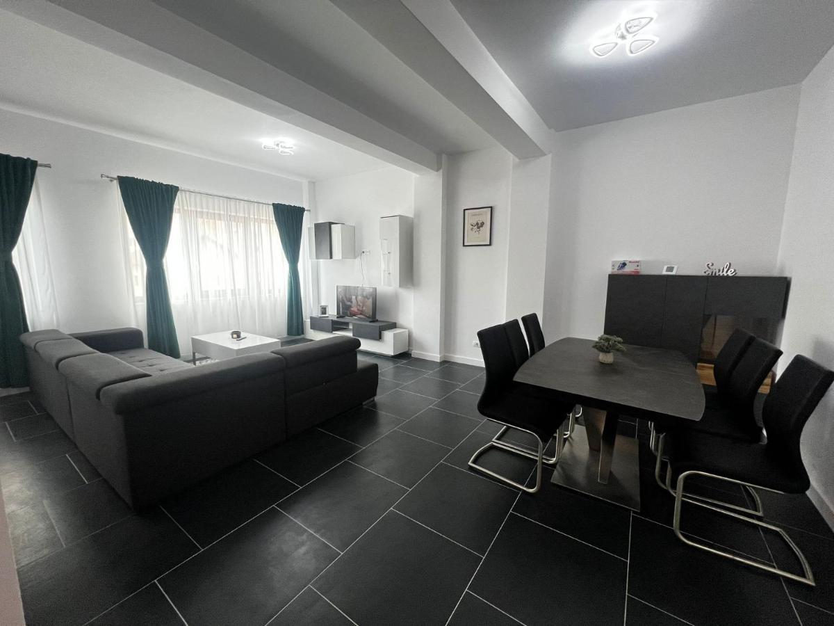 Cozy Aparthotel - Central City Suceava Bagian luar foto
