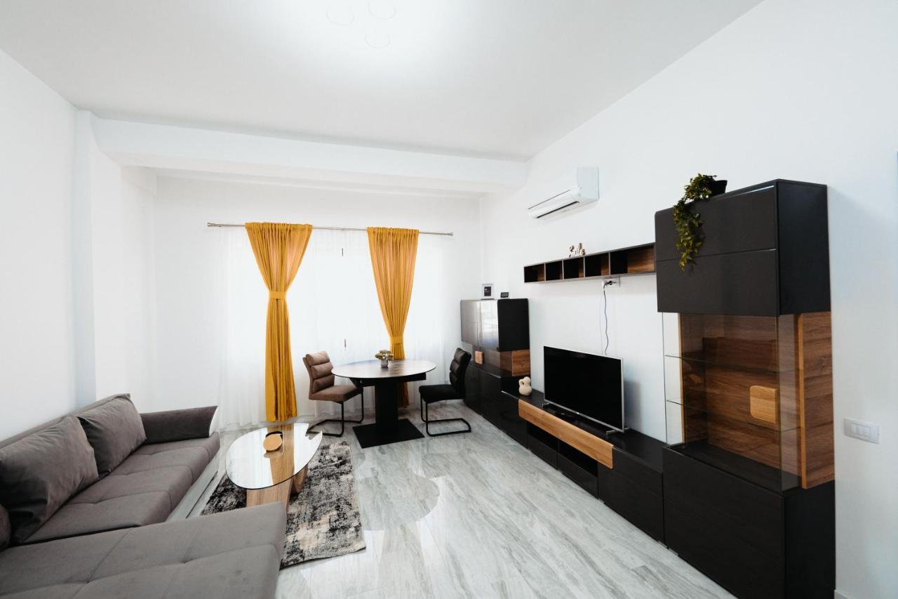 Cozy Aparthotel - Central City Suceava Bagian luar foto