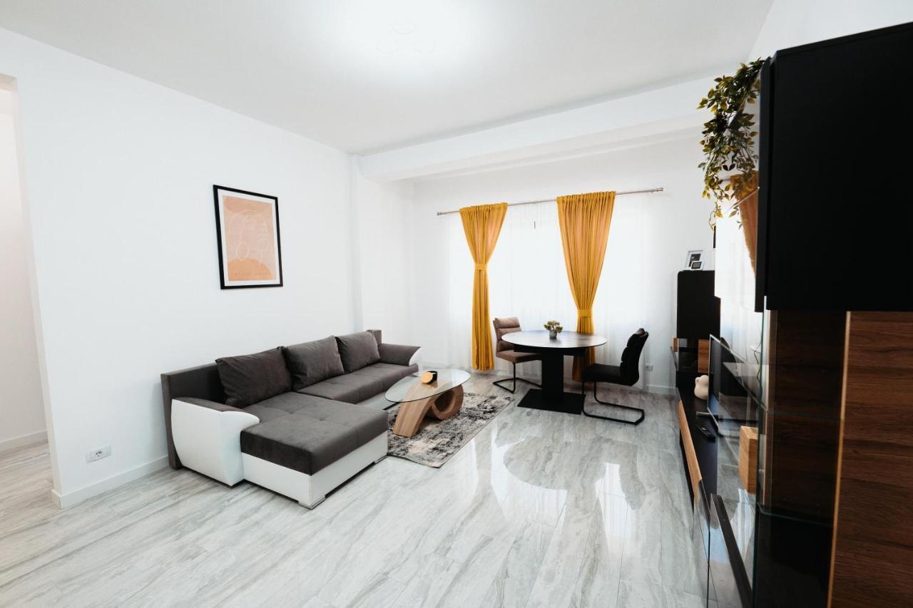 Cozy Aparthotel - Central City Suceava Bagian luar foto