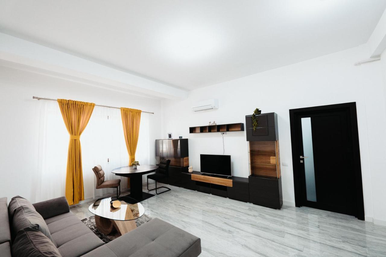Cozy Aparthotel - Central City Suceava Bagian luar foto